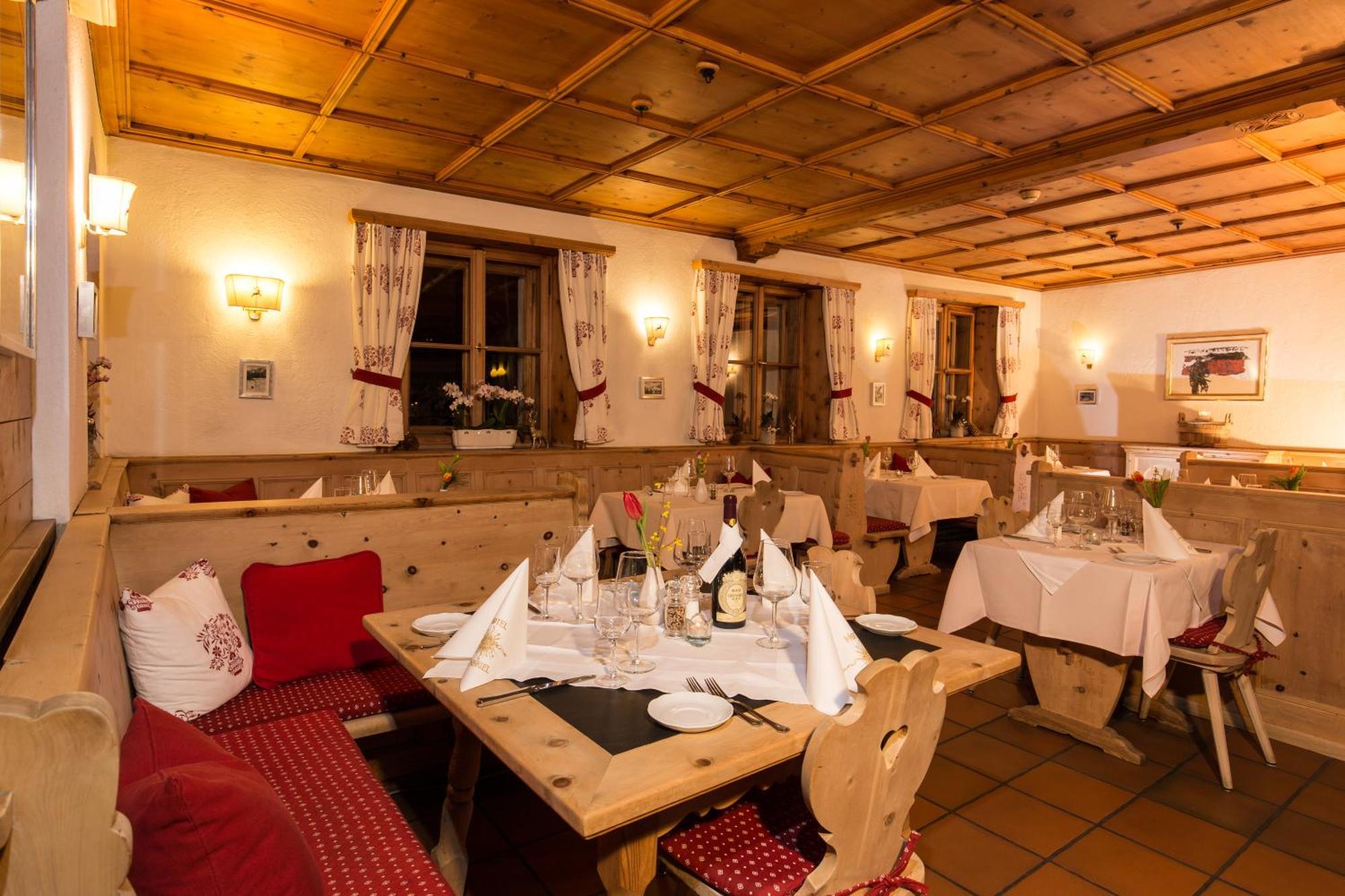 Hotel Restaurant Gabriel Scuol Ngoại thất bức ảnh