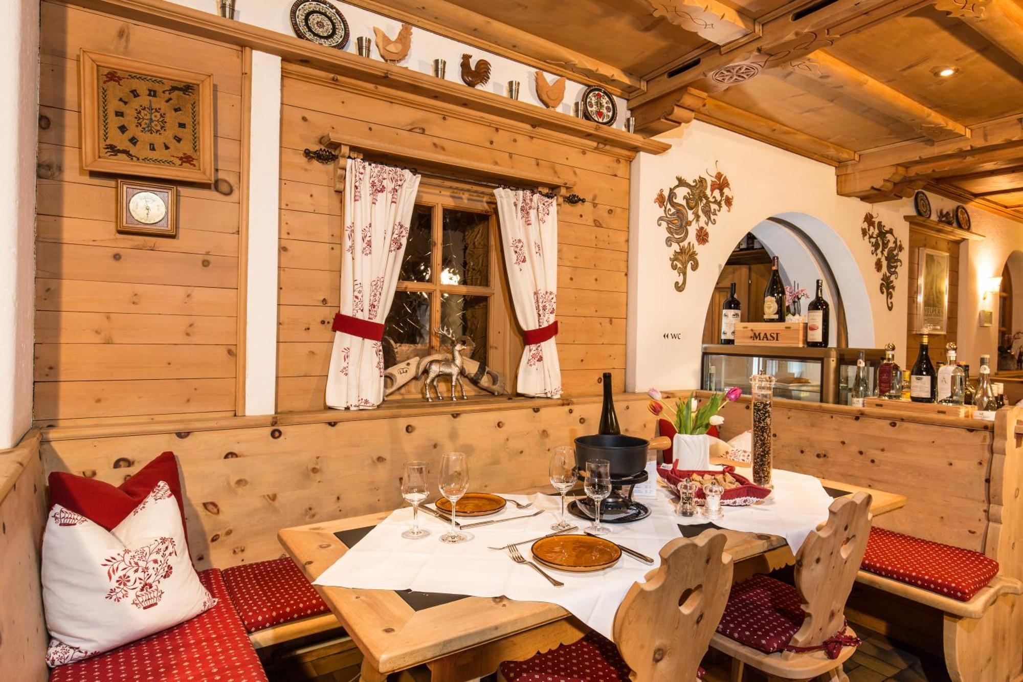 Hotel Restaurant Gabriel Scuol Ngoại thất bức ảnh