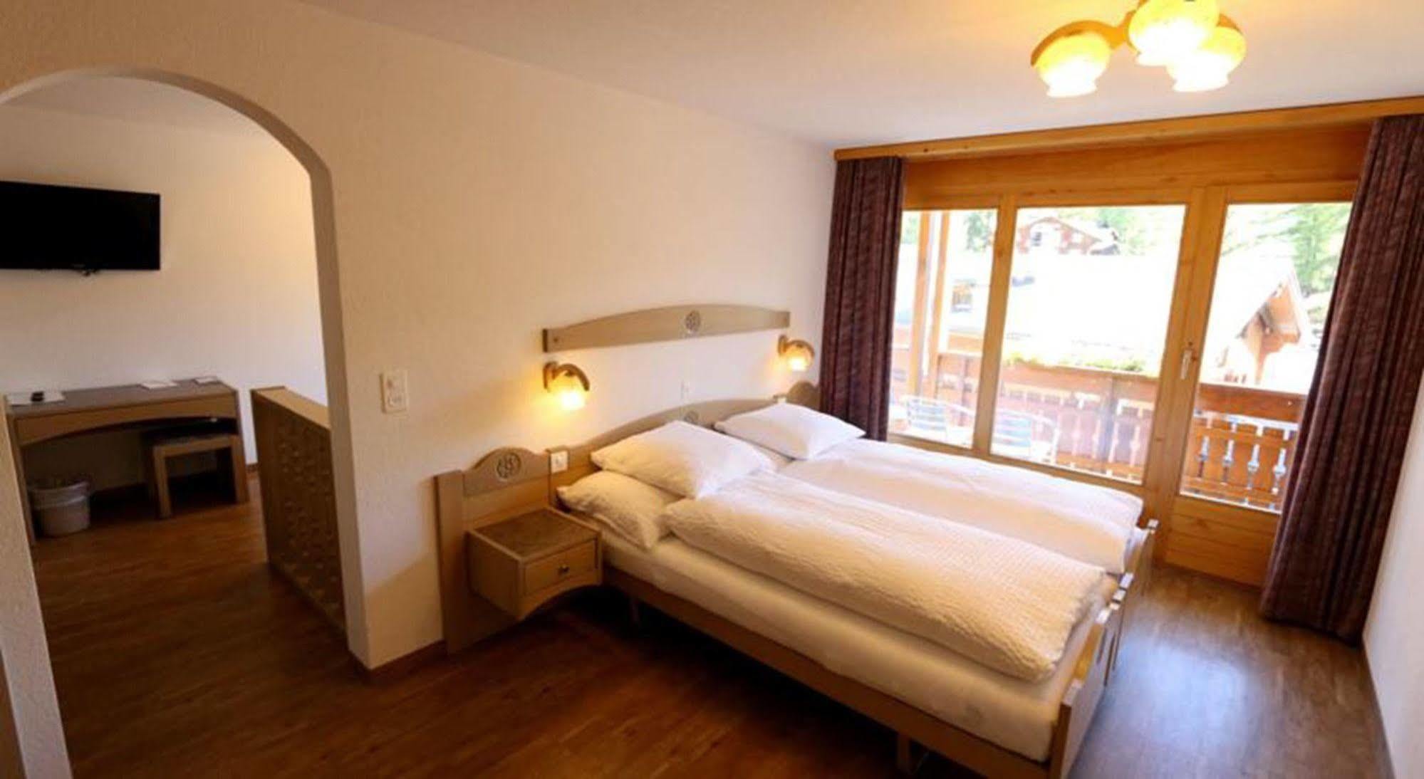 Hotel Restaurant Gabriel Scuol Ngoại thất bức ảnh