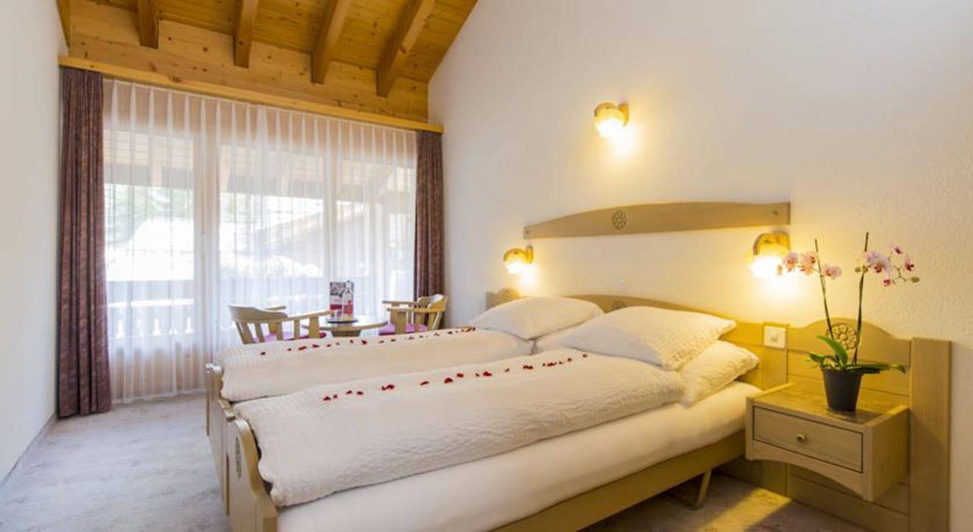 Hotel Restaurant Gabriel Scuol Ngoại thất bức ảnh
